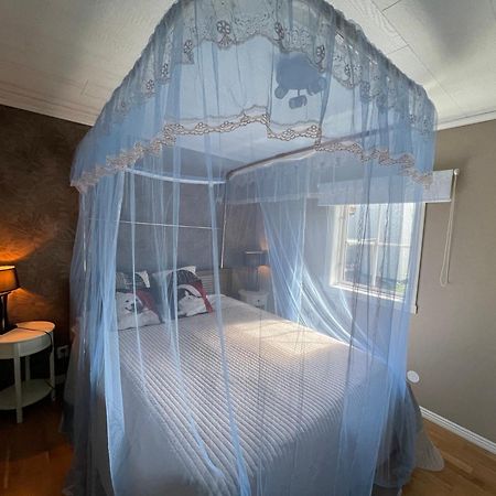 Luxury Villa By Lake Welcome You ヒョー エクステリア 写真
